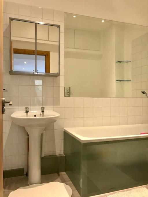 Quiet Kensington Flat Ideal For Central London Eksteriør bilde